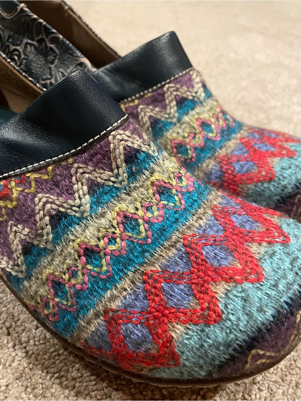L'Artiste by Spring Step Leather Clogs Shoes Size 40 US 9 Embossed Floral Knit - Picture 6 of 6